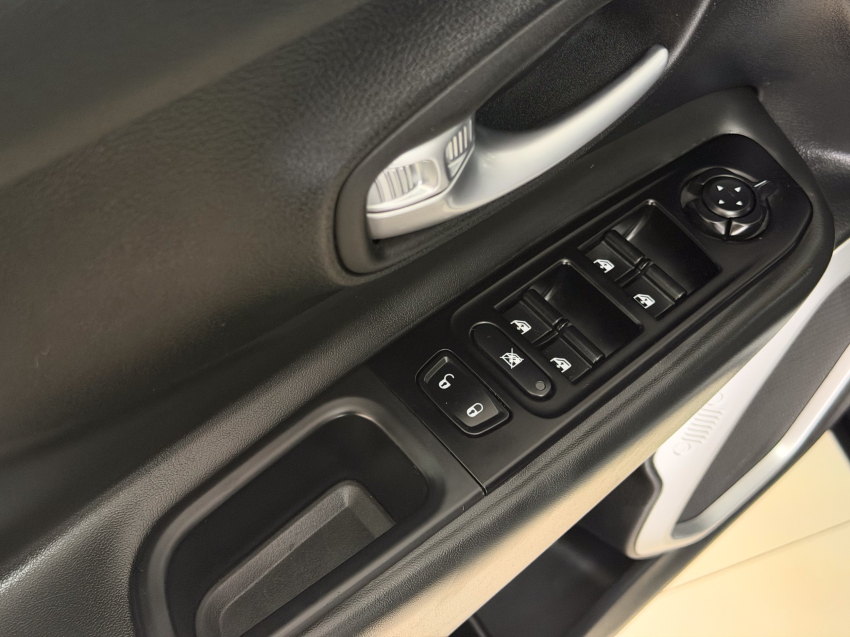 JEEP RENEGADE 1.8 16V FLEX LONGITUDE 4P AUTOMÁTICO 23