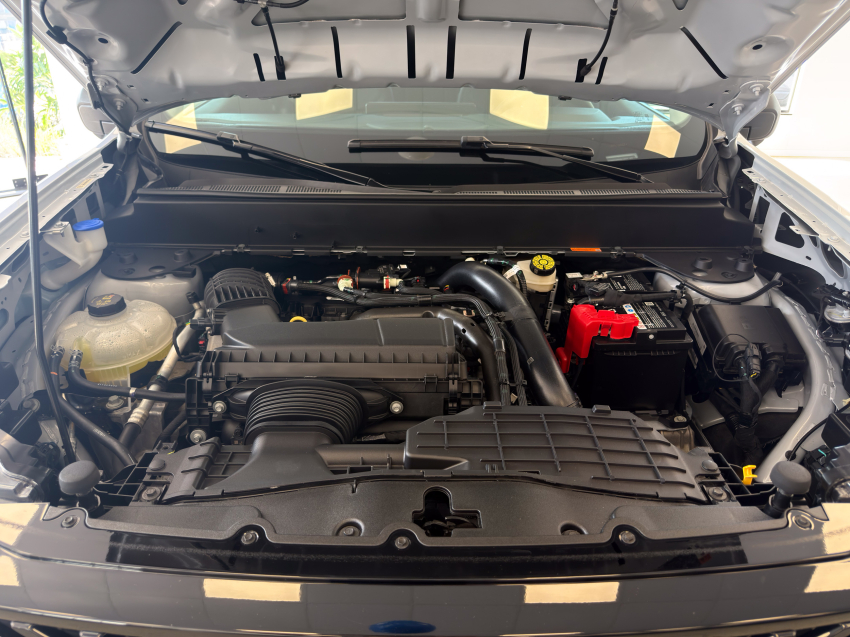 Ford MAVERICK 2.5 HYBRID LARIAT e-CVT 6