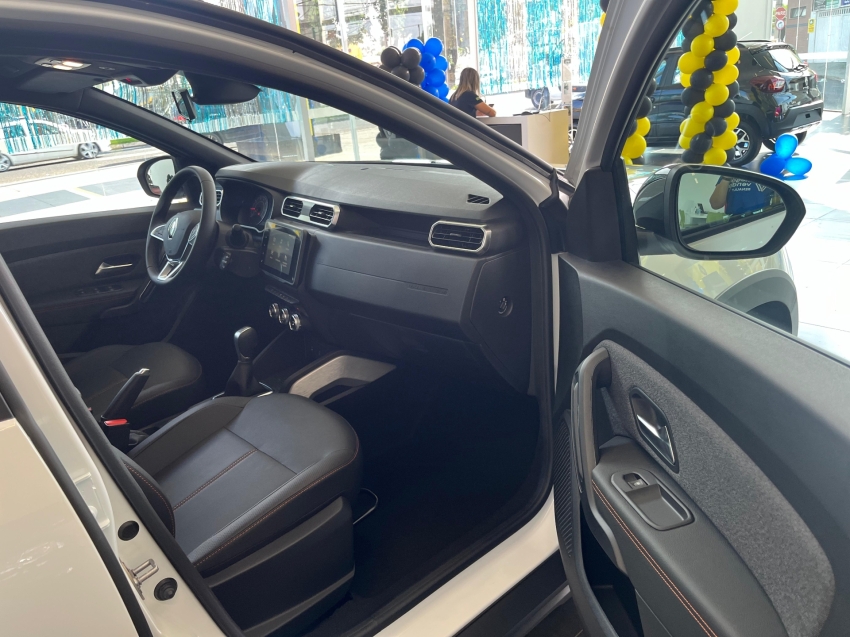 duster iconic plus 1.3 turbo - pack outsider