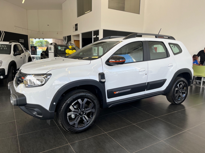 duster iconic plus 1.3 turbo - pack outsider.
