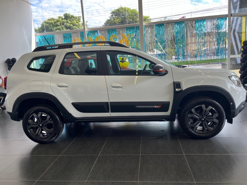 duster iconic plus 1.3 turbo - pack outsider.