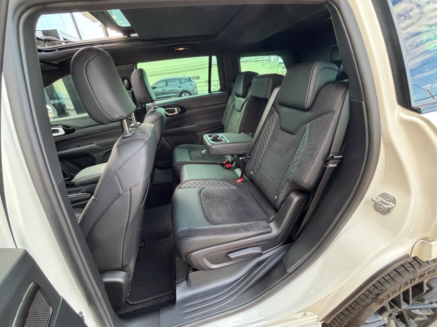 jeep commander 2.0 hurricane 4 turbo gasolina blackhawk at9 2.2 4p automatico 202611