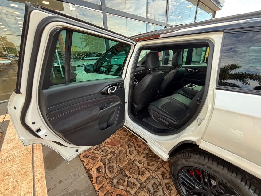 jeep commander 2.0 hurricane 4 turbo gasolina blackhawk at9 2.2 4p automatico 202610