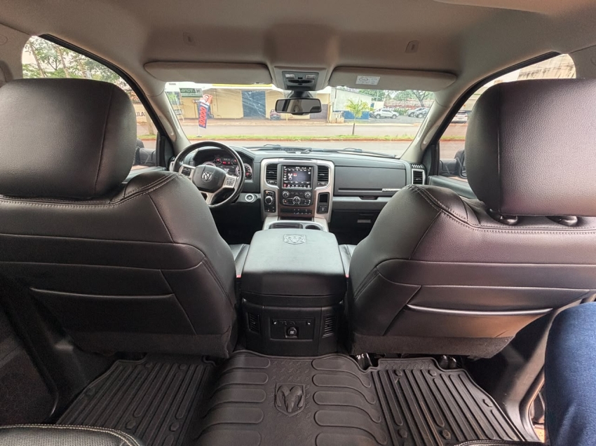 ram classic 5.7 v8 gasolina laramie cd 4x4 automatico 4p 202312