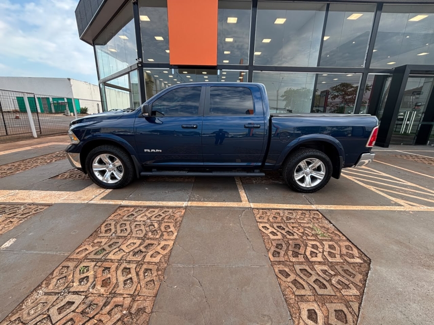 ram classic 5.7 v8 gasolina laramie cd 4x4 automatico 4p 20237