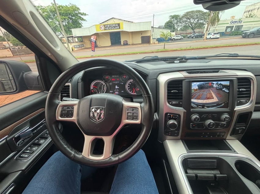 ram classic 5.7 v8 gasolina laramie cd 4x4 automatico 4p 202317