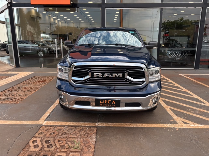 ram classic 5.7 v8 gasolina laramie cd 4x4 automatico 4p 20231