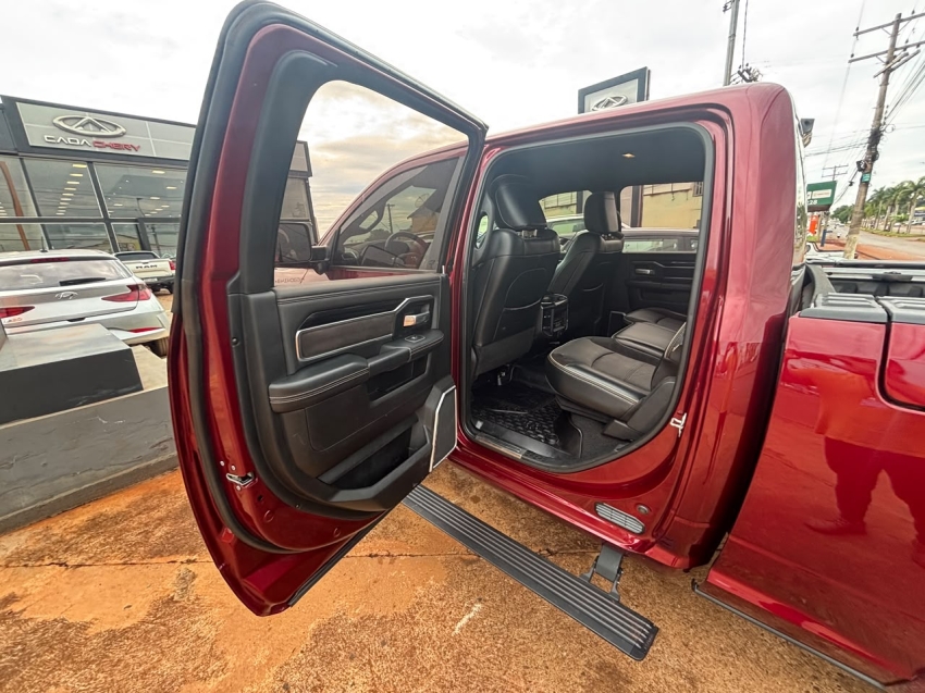 ram 3500 6.7 i6 turbo diesel laramie night edition cd 4x4 automatico 3.5 4p 202210