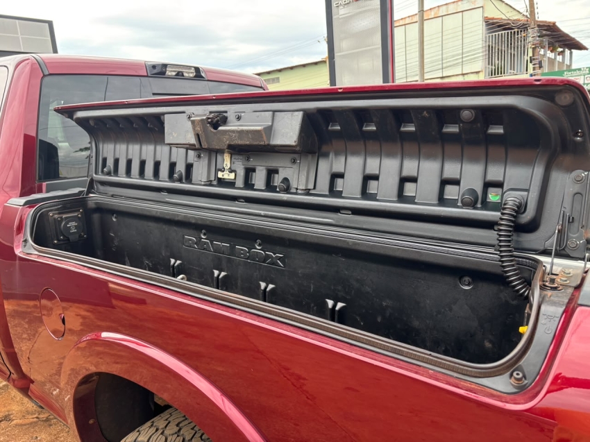 ram 3500 6.7 i6 turbo diesel laramie night edition cd 4x4 automatico 3.5 4p 20229
