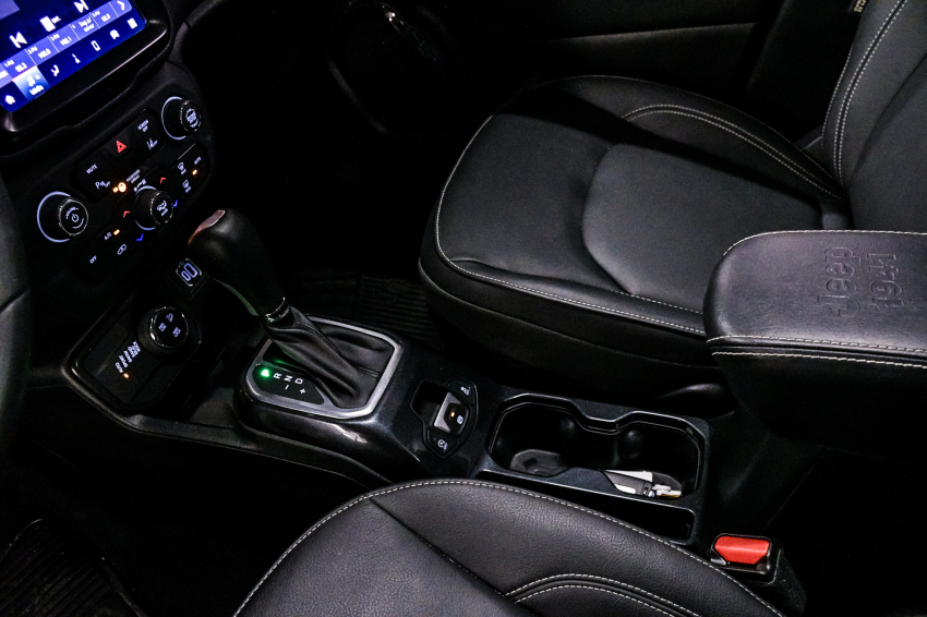 JEEP RENEGADE 1.3 T270 TURBO FLEX WILLYS 4x4 AT9 18
