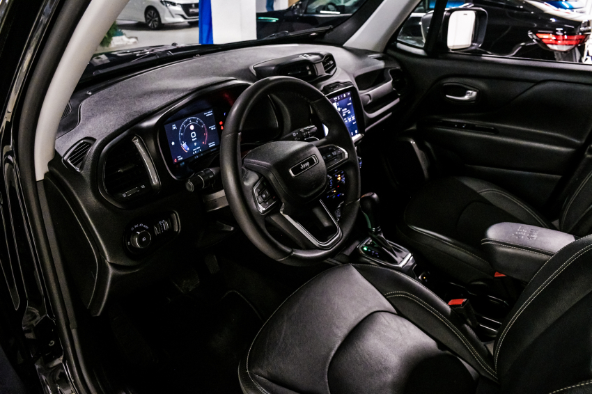 JEEP RENEGADE 1.3 T270 TURBO FLEX LONGITUDE AT6 13