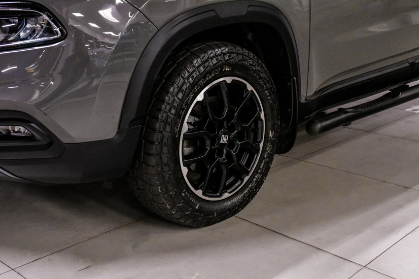Fiat TORO 2.0 16V TURBO DIESEL ULTRA 4WD AT9 2
