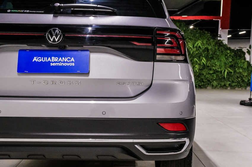 Volkswagen T-CROSS 1.4 250 TSI TOTAL FLEX HIGHLINE AUTOMÁTICO 8