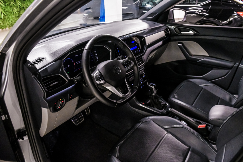 Volkswagen T-CROSS 1.4 250 TSI TOTAL FLEX HIGHLINE AUTOMÁTICO 12