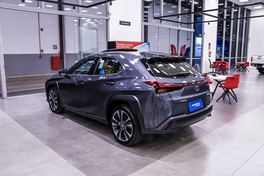 Lexus UX 300H 2.0 VVT-I HYBRID CVT 7