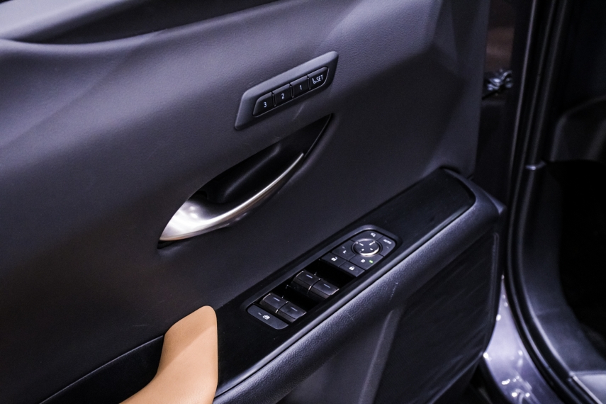 Lexus UX 300H 2.0 VVT-I HYBRID CVT 18