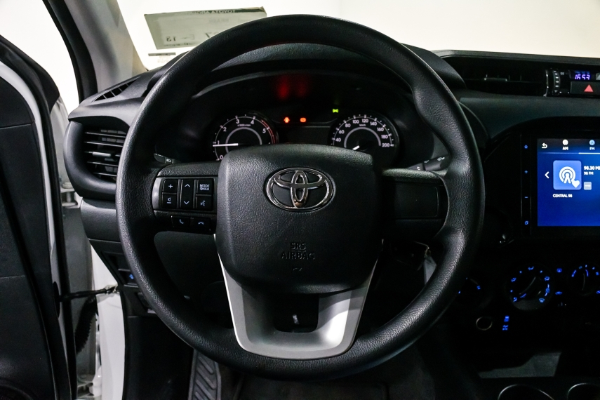 Toyota HILUX 2.8 D-4D TURBO DIESEL CD POWER PACK 4X4 AUTOMÁTICO 15