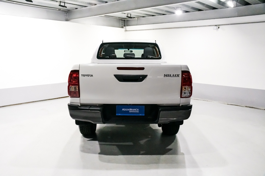 Toyota HILUX 2.8 D-4D TURBO DIESEL CD POWER PACK 4X4 AUTOMÁTICO 8