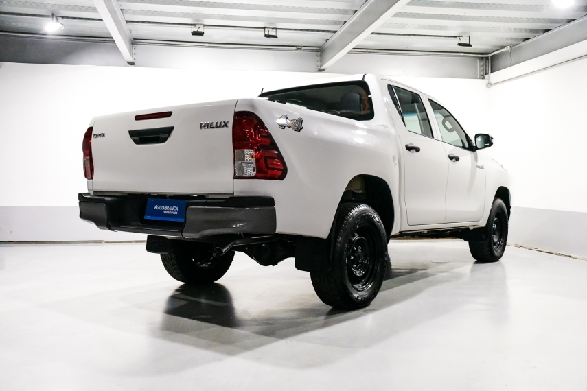 Toyota HILUX 2.8 D-4D TURBO DIESEL CD POWER PACK 4X4 AUTOMÁTICO 10