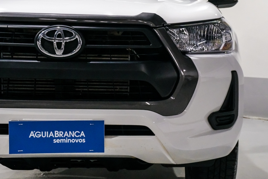 Toyota HILUX 2.8 D-4D TURBO DIESEL CD POWER PACK 4X4 AUTOMÁTICO 4