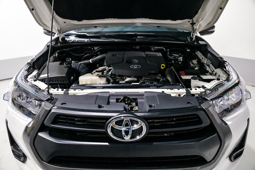 Toyota HILUX 2.8 D-4D TURBO DIESEL CD POWER PACK 4X4 AUTOMÁTICO 6