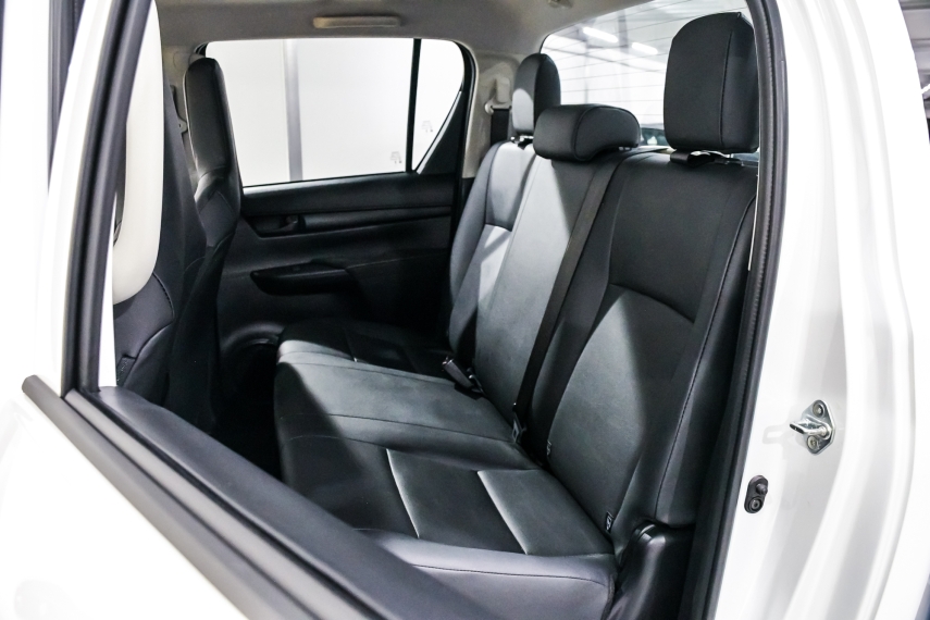 Toyota HILUX 2.8 D-4D TURBO DIESEL CD POWER PACK 4X4 AUTOMÁTICO 20