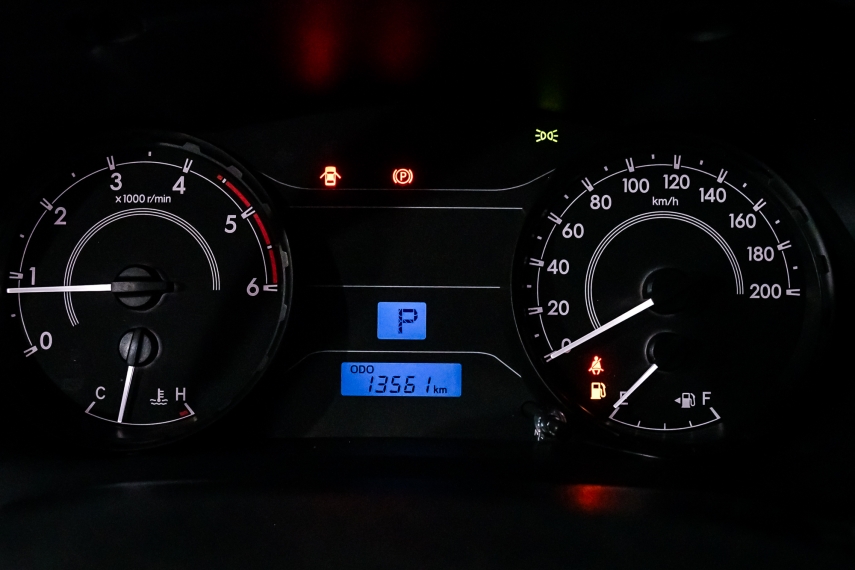 Toyota HILUX 2.8 D-4D TURBO DIESEL CD POWER PACK 4X4 AUTOMÁTICO 12