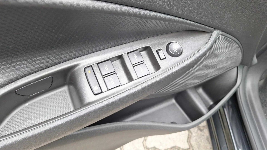 chevrolet onix 1.0 turbo flex automatico 4p 2023 chevrolet onix 1.0 turbo flex automatico 4p 2023