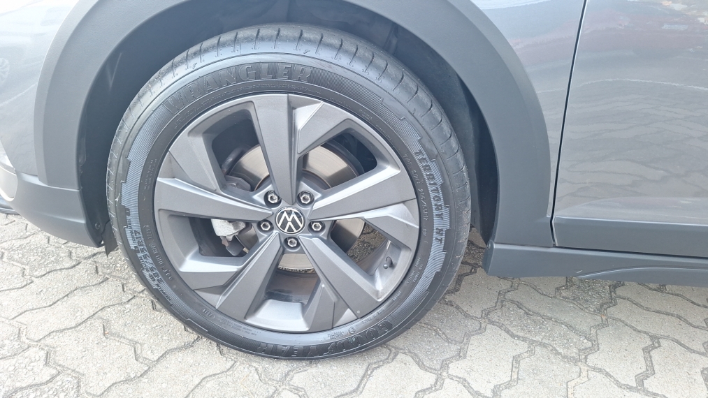 volkswagen nivus 1.0 200 tsi total flex comfortline automatico 1.2 4p 202616