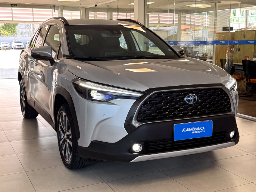 Carro Toyota COROLLA CROSS