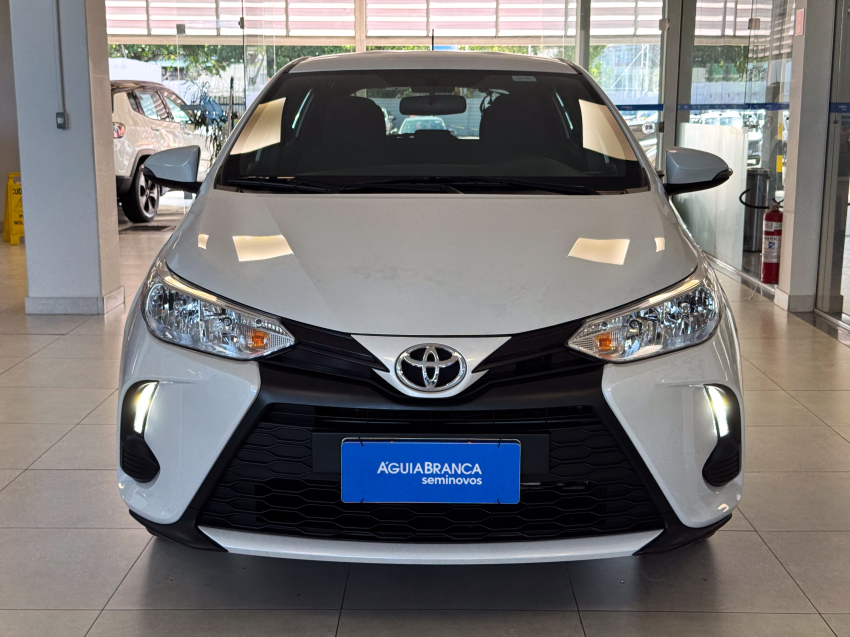 Carro Toyota YARIS