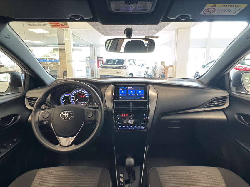 Carro Toyota YARIS
