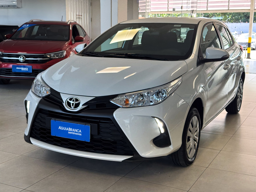 Carro Toyota YARIS