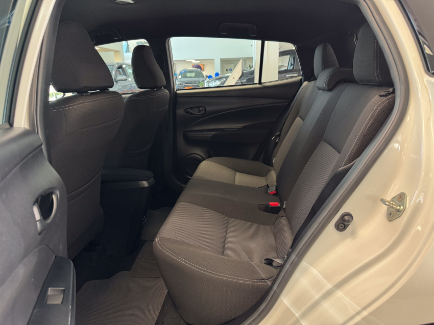 Carro Toyota YARIS