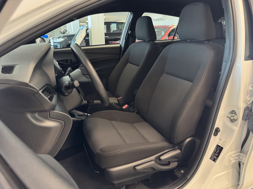 Carro Toyota YARIS