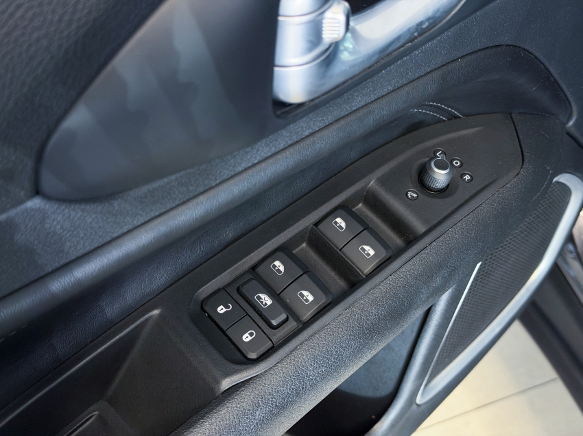 JEEP COMPASS 1.3 T270 TURBO FLEX LONGITUDE AT6 26