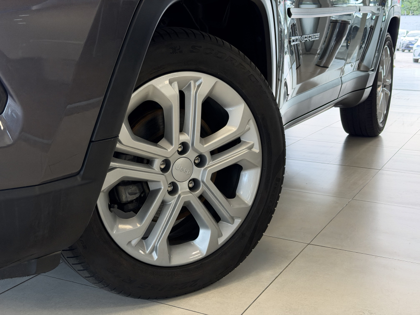 JEEP COMPASS 1.3 T270 TURBO FLEX LONGITUDE AT6 2