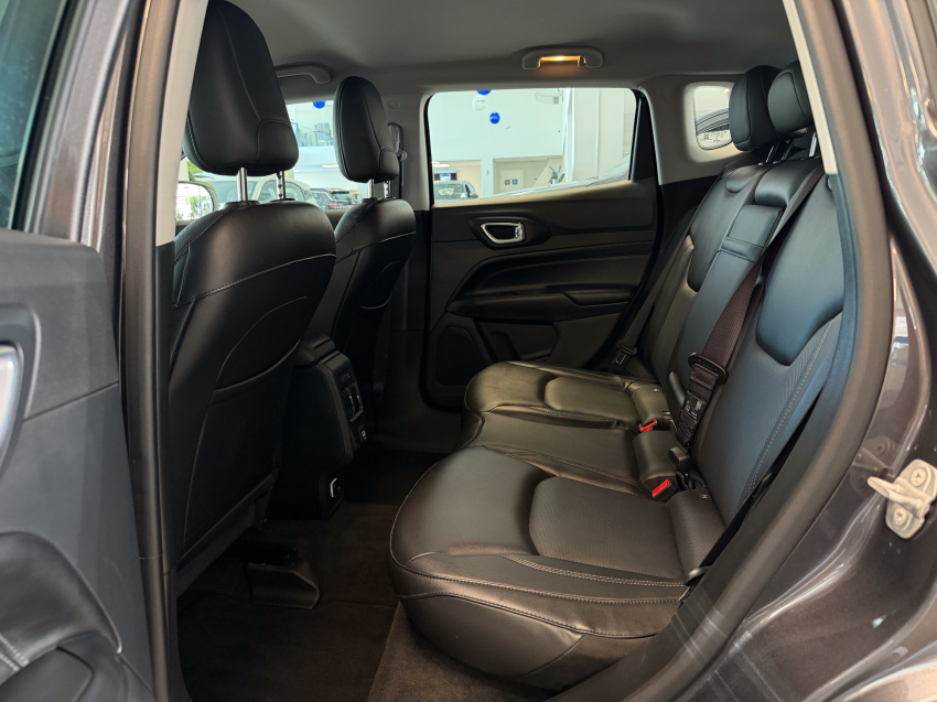 JEEP COMPASS 1.3 T270 TURBO FLEX LONGITUDE AT6 31