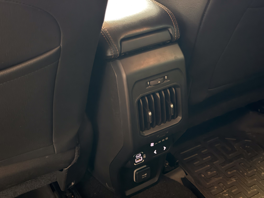 JEEP COMMANDER 1.3 T270 TURBO FLEX LIMITED AT6 30