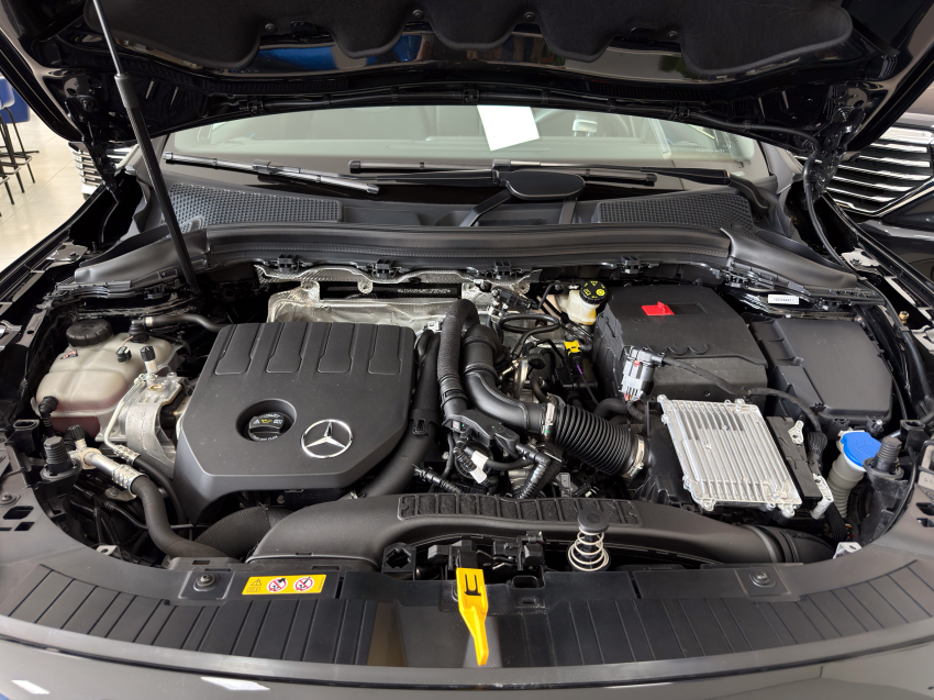 Mercedes-Benz GLA 200 1.3 MHEV AMG LINE 7G-DCT 6