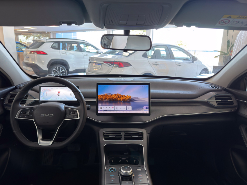 BYD KING 1.5 DM-I PHEV GL AUTOMÁTICO 13