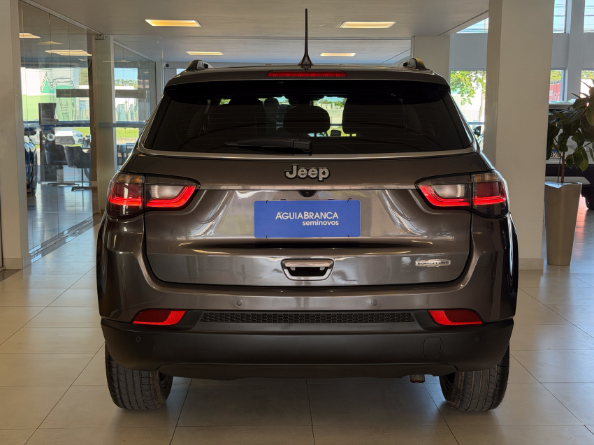 JEEP COMPASS 1.3 T270 TURBO FLEX LONGITUDE AT6 8