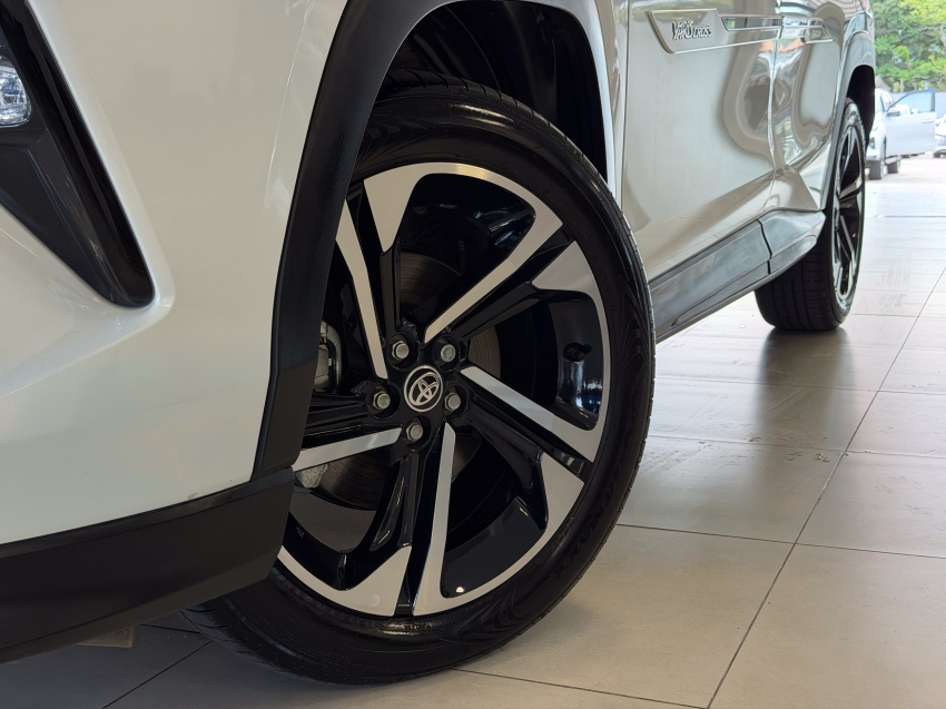 Toyota YARIS CROSS 1.5 VVT-I HYBRID FLEX XRX CVT 2