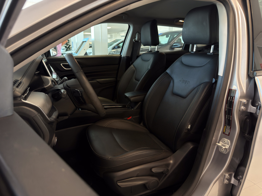 JEEP COMPASS 1.3 T270 TURBO FLEX LONGITUDE AT6 24