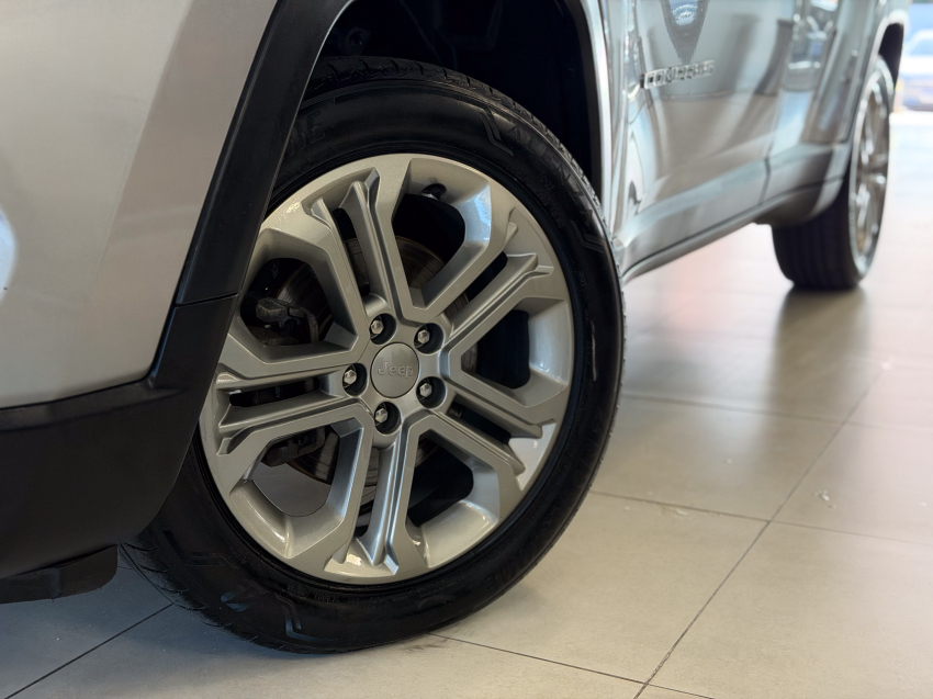 JEEP COMPASS 1.3 T270 TURBO FLEX LONGITUDE AT6 2