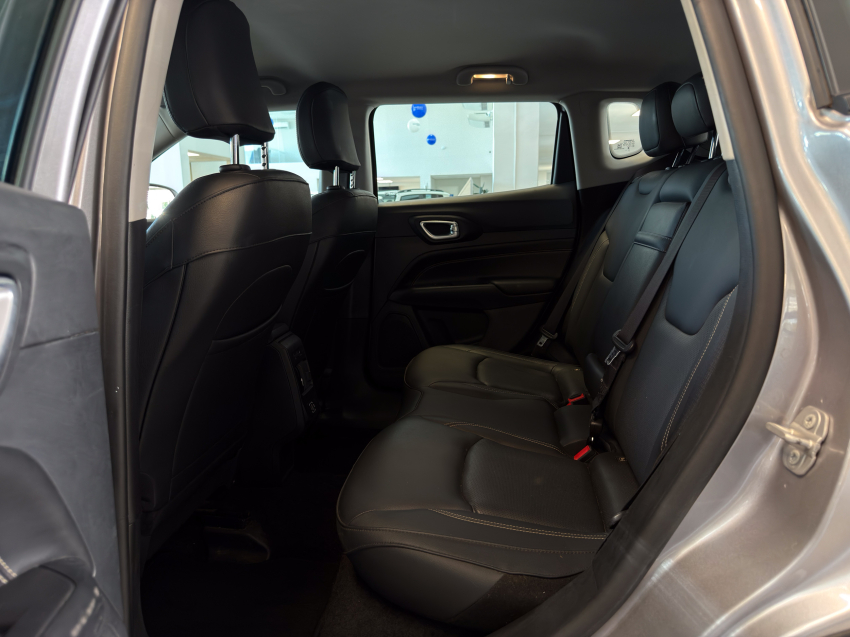 JEEP COMPASS 1.3 T270 TURBO FLEX LONGITUDE AT6 26