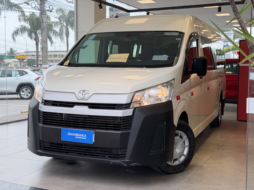 Toyota HIACE 2.8 D-4D TURBO DIESEL MINIBUS 15+1 DX AUTOMÁTICO