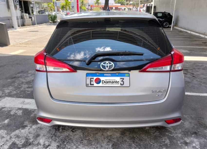 toyota yaris 1.5 16v flex xs multidrive 4p automatico 2020
