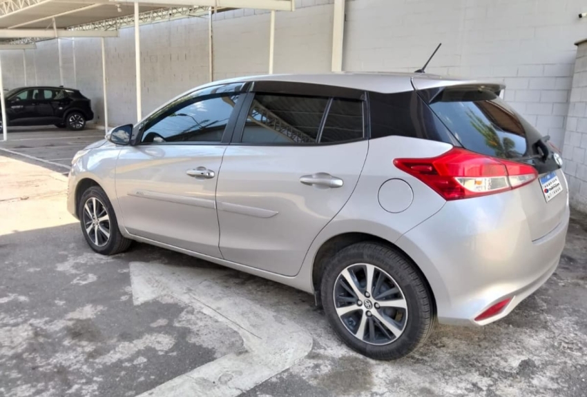 toyota yaris 1.5 16v flex xs multidrive 4p automatico 2020