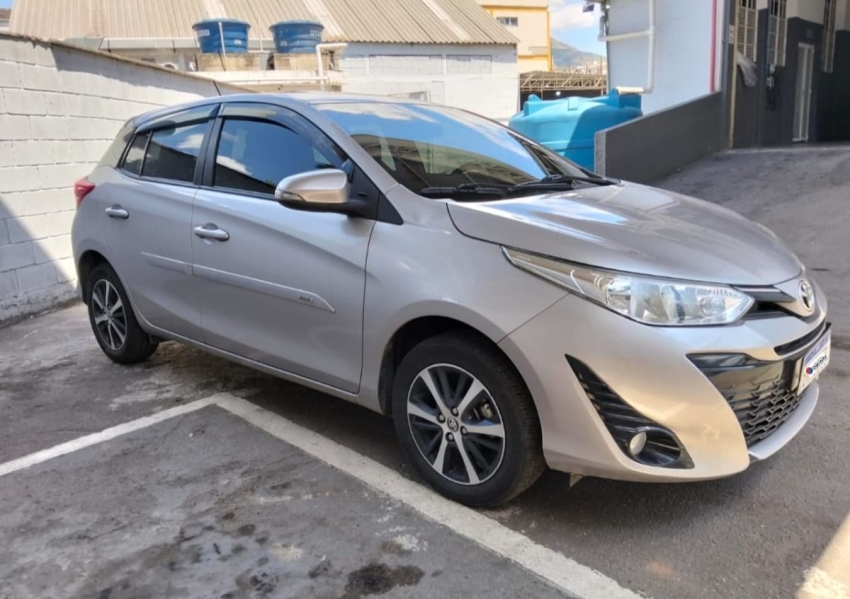 toyota yaris 1.5 16v flex xs multidrive 4p automatico 2020
